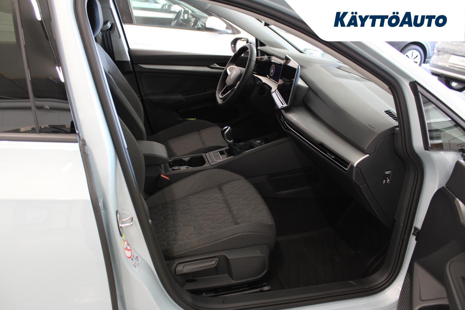 VOLKSWAGEN Golf 2026