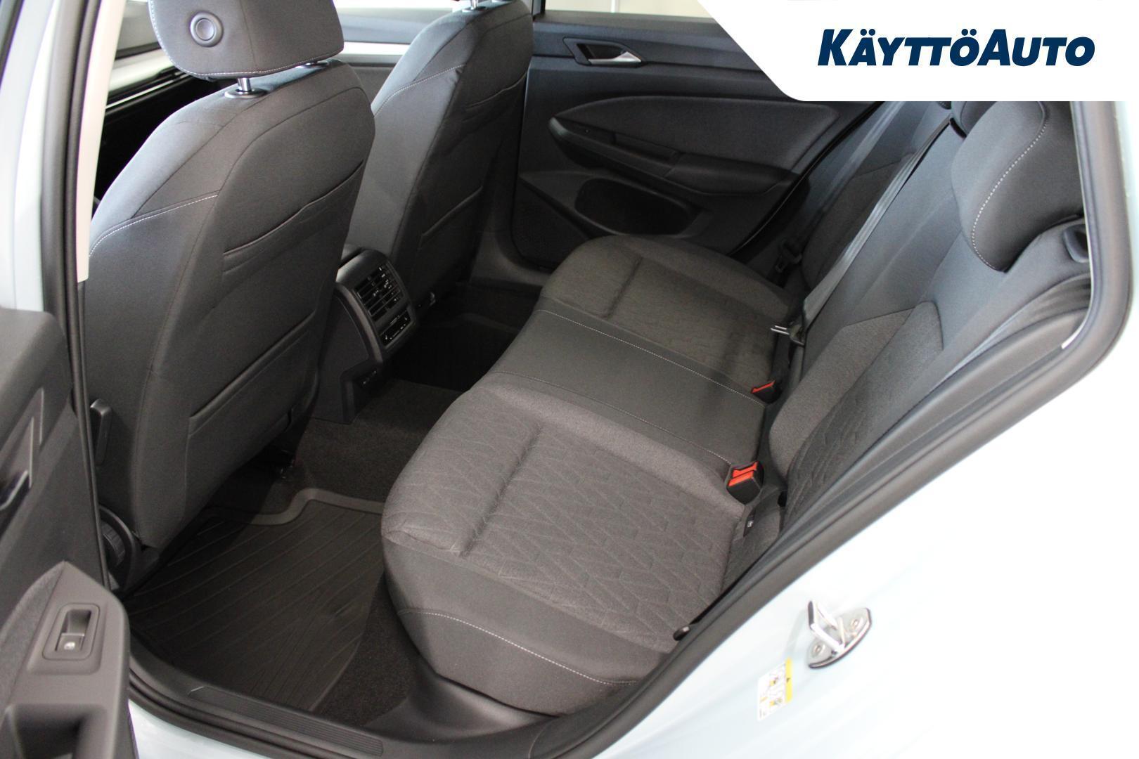 VOLKSWAGEN Golf 2026