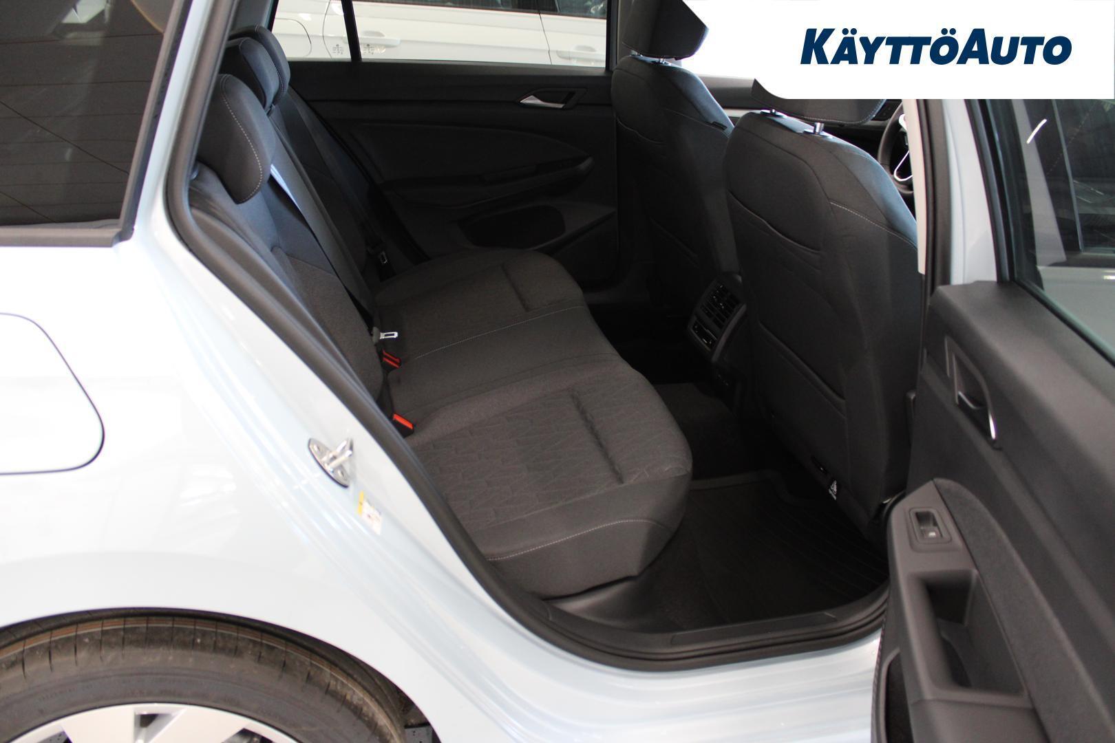 VOLKSWAGEN Golf 2026