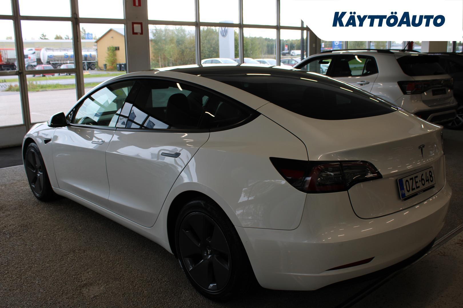 TESLA Model 3 2021