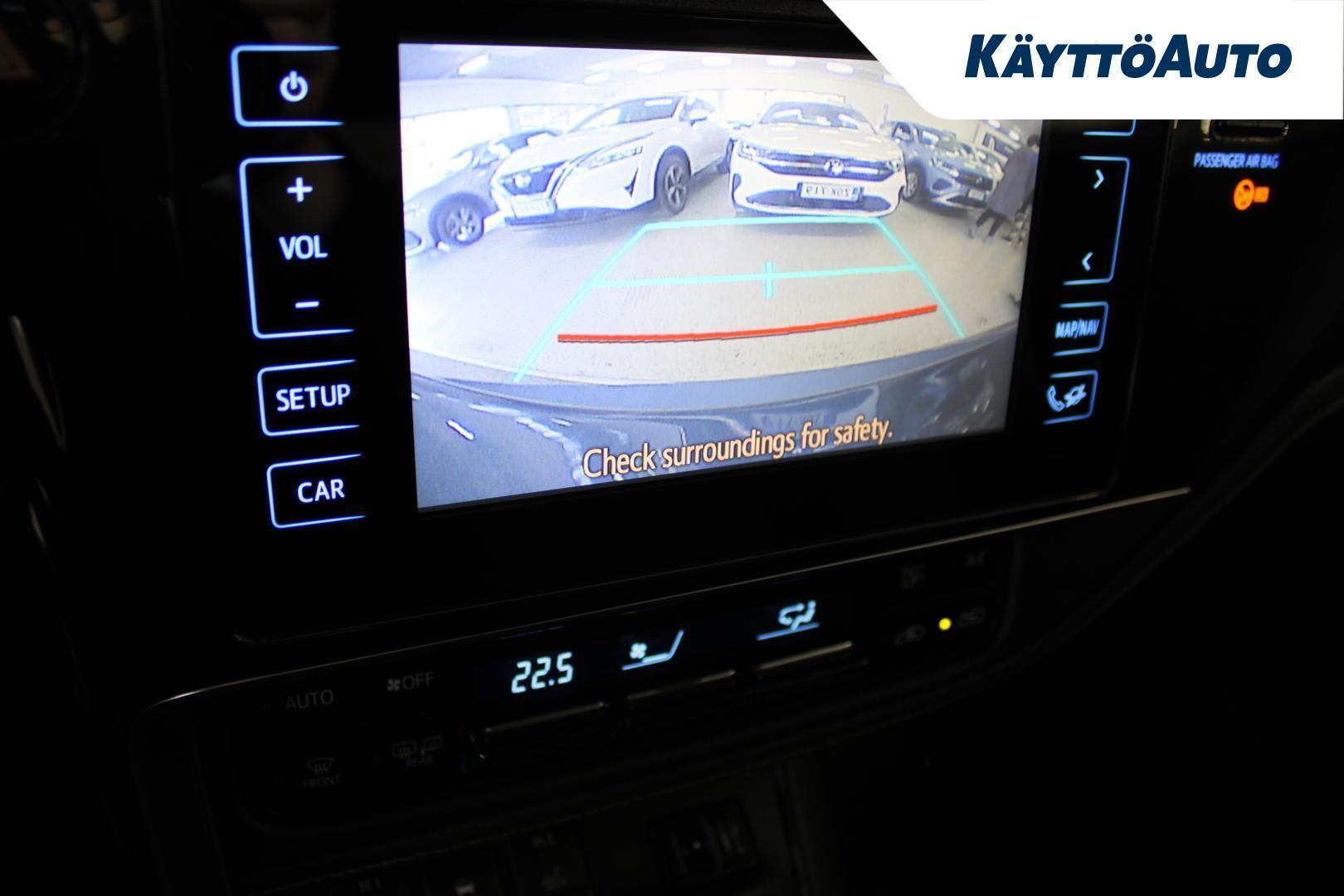 TOYOTA Auris 2015