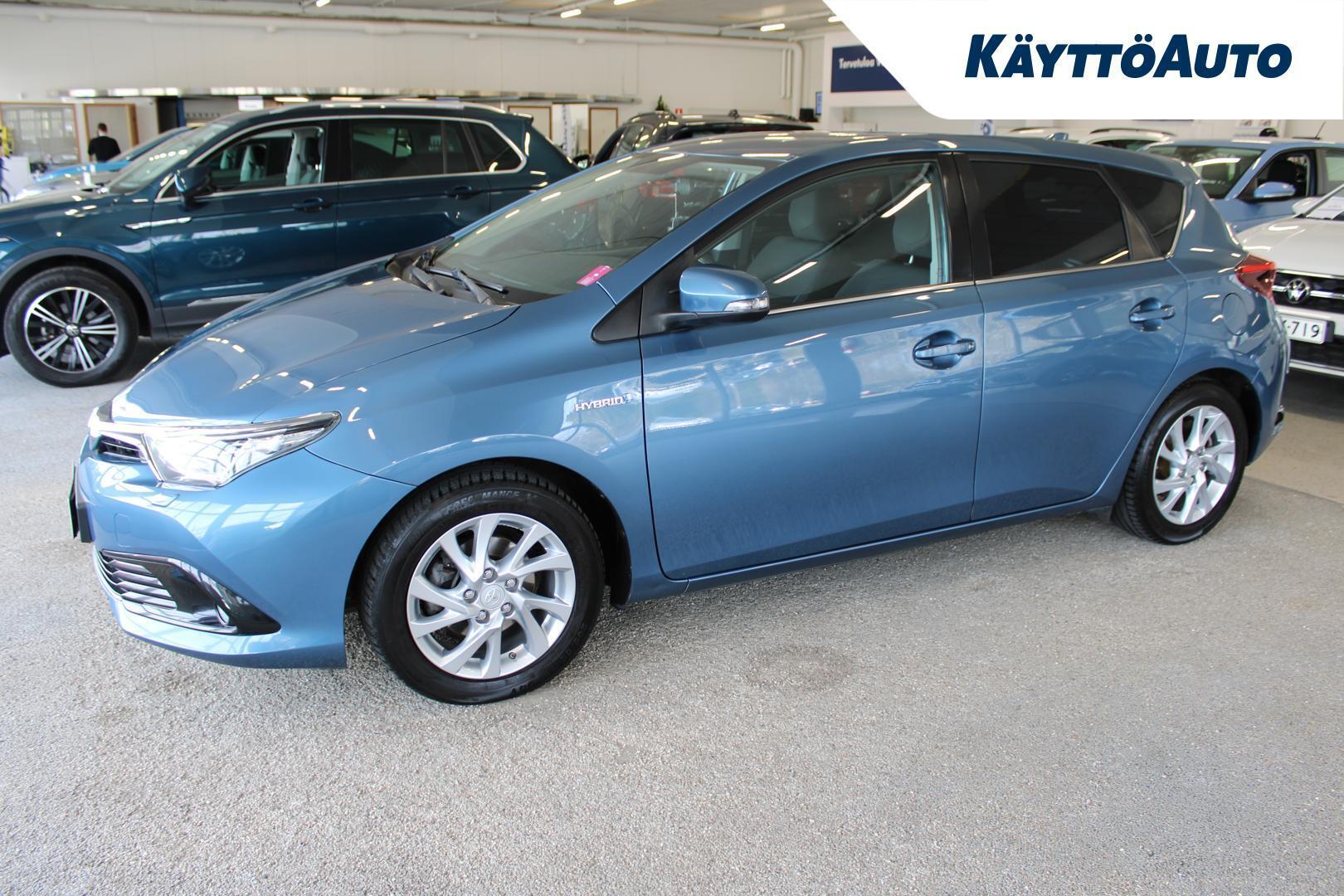 TOYOTA Auris 2015