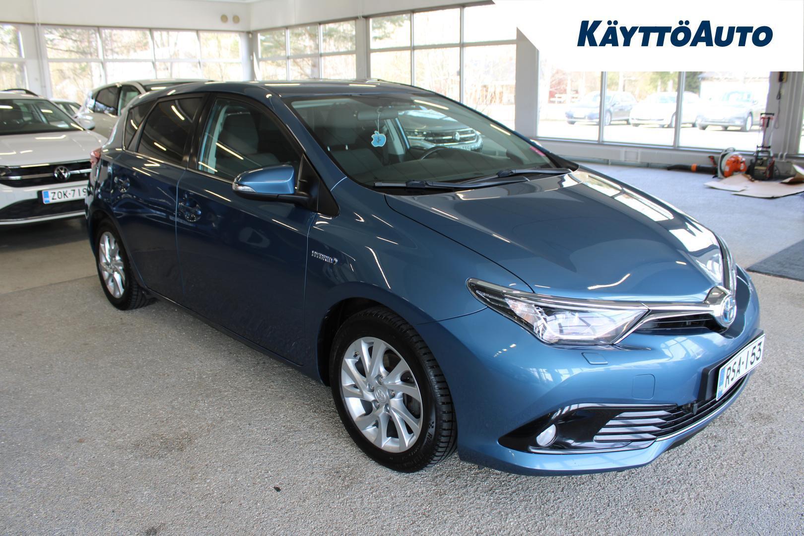 TOYOTA Auris 2015