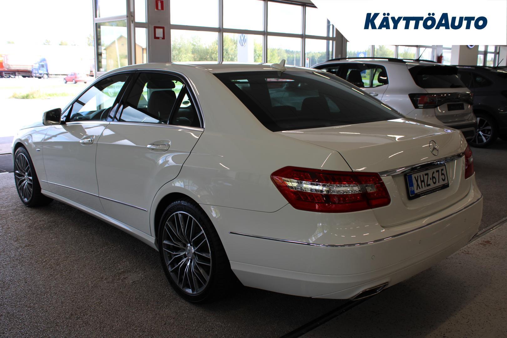 MERCEDES-BENZ E 2011