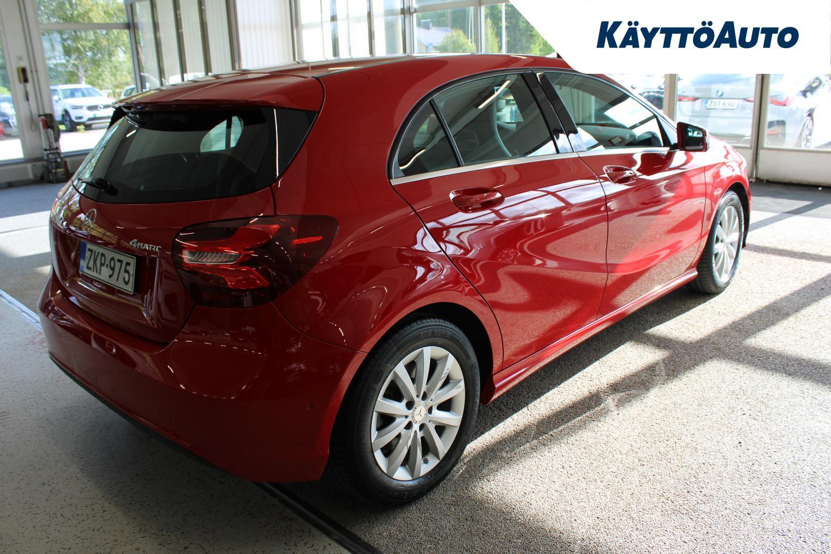 MERCEDES-BENZ A 2015