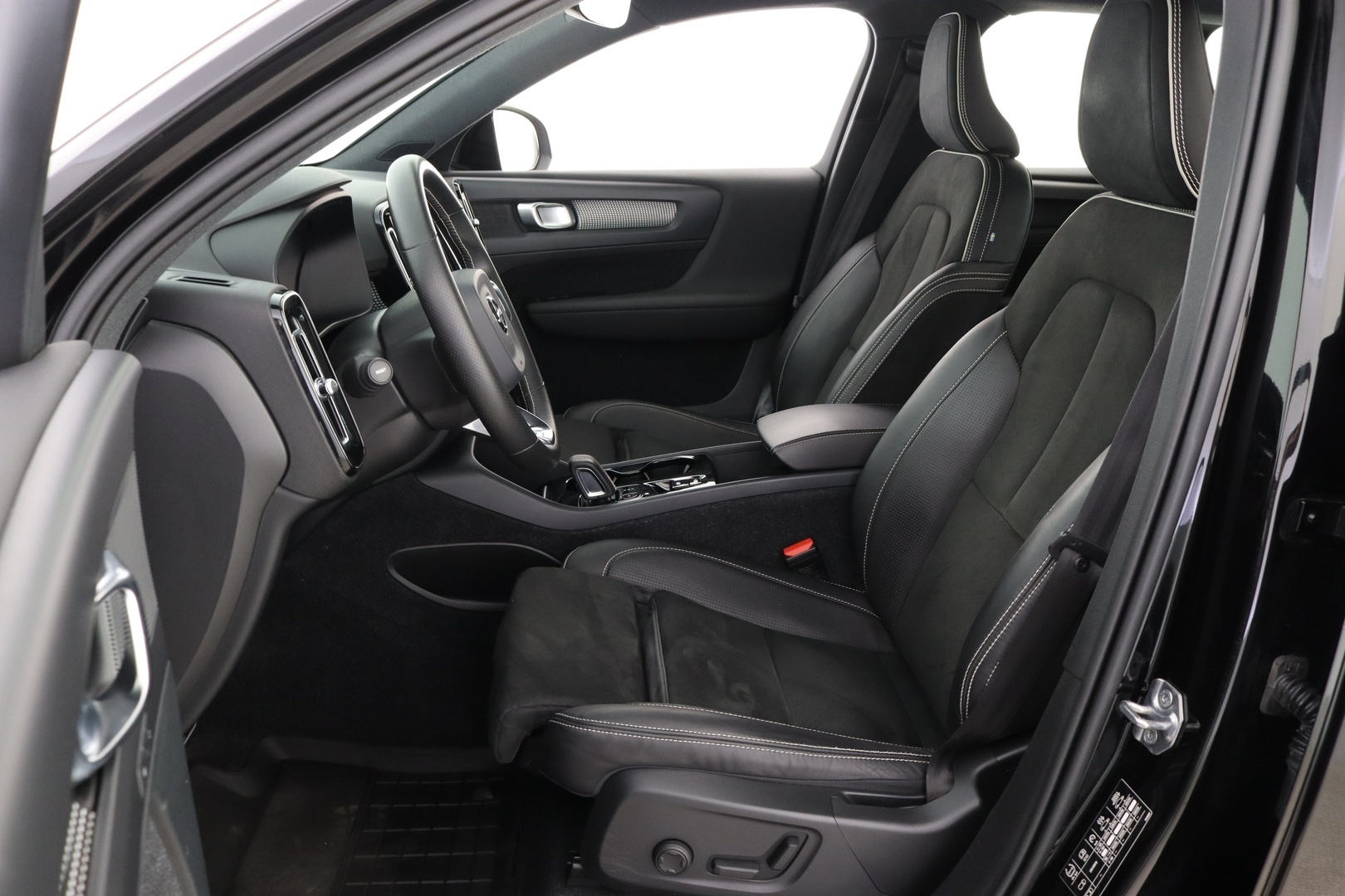 VOLVO XC40 2020
