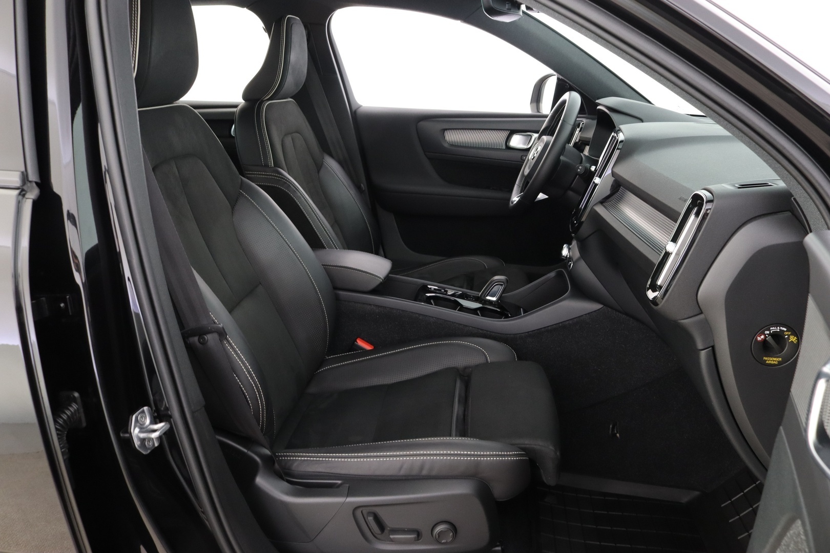 VOLVO XC40 2020