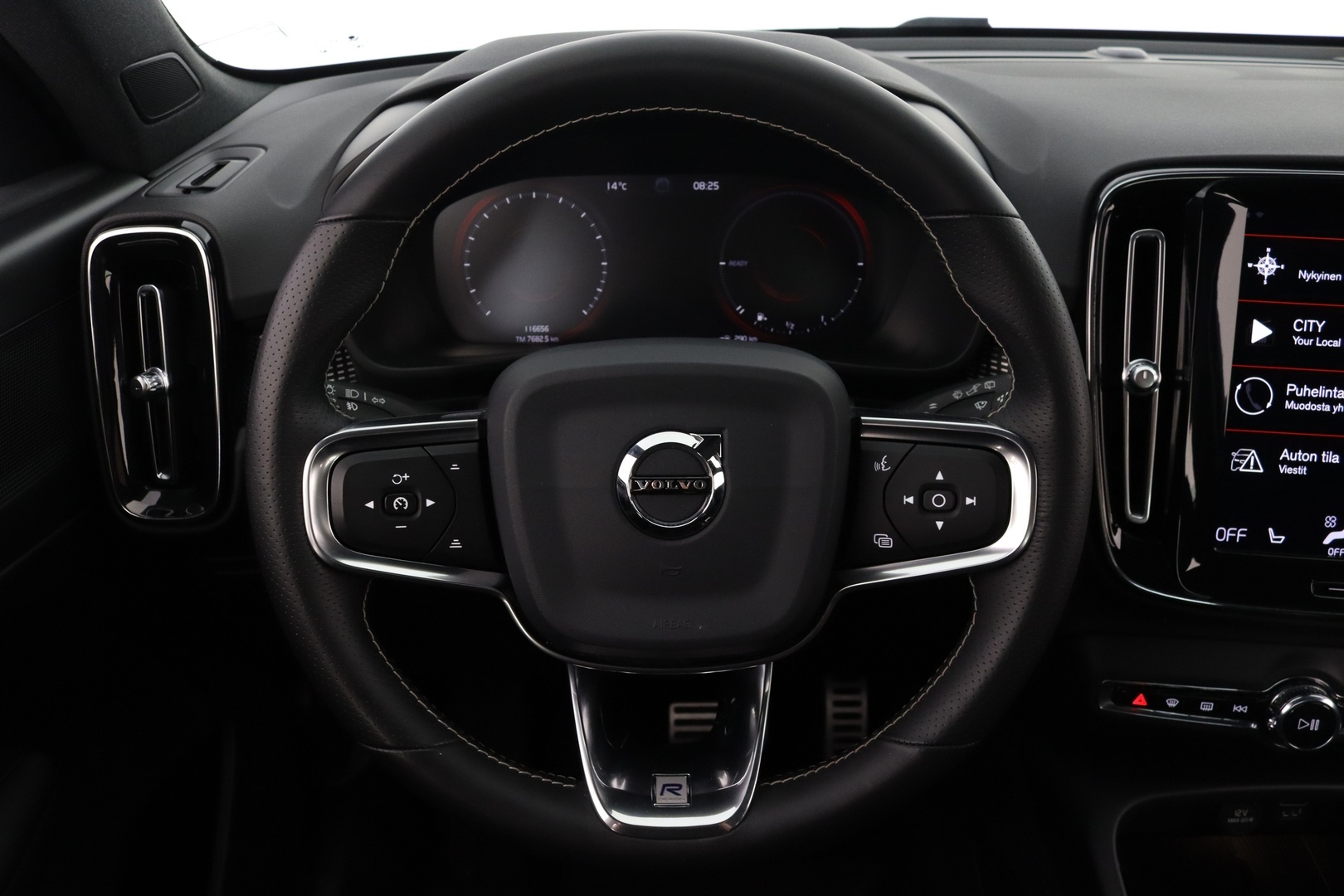 VOLVO XC40 2020