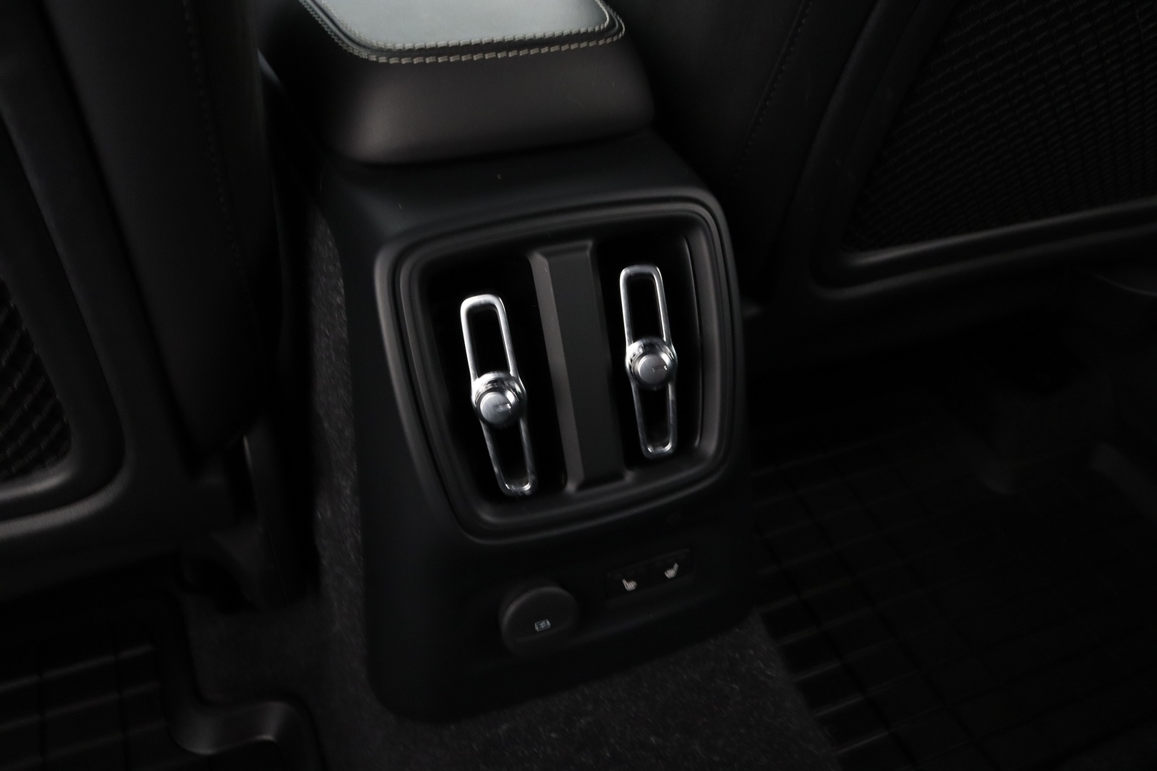 VOLVO XC40 2020