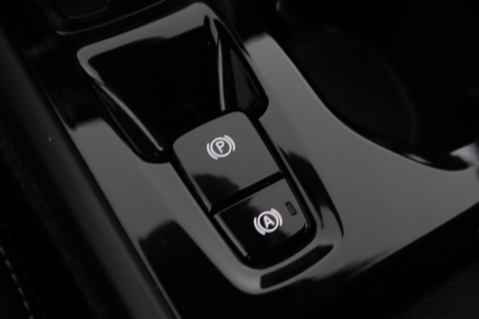 VOLVO XC40 2020
