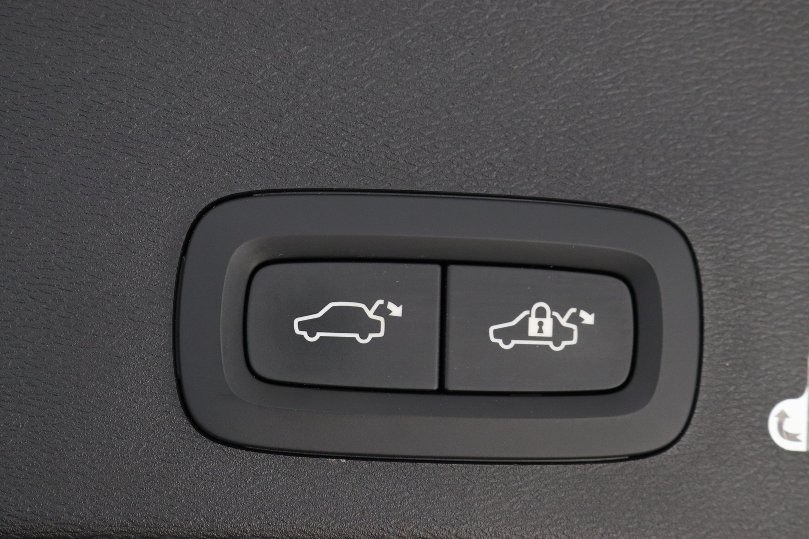 VOLVO XC40 2020