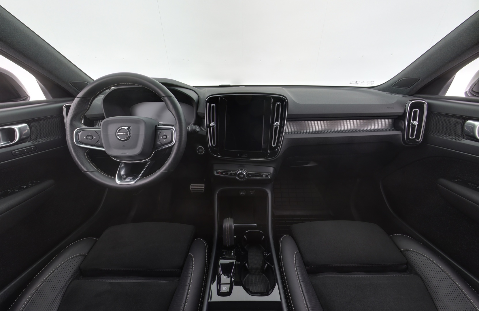 VOLVO XC40 2020