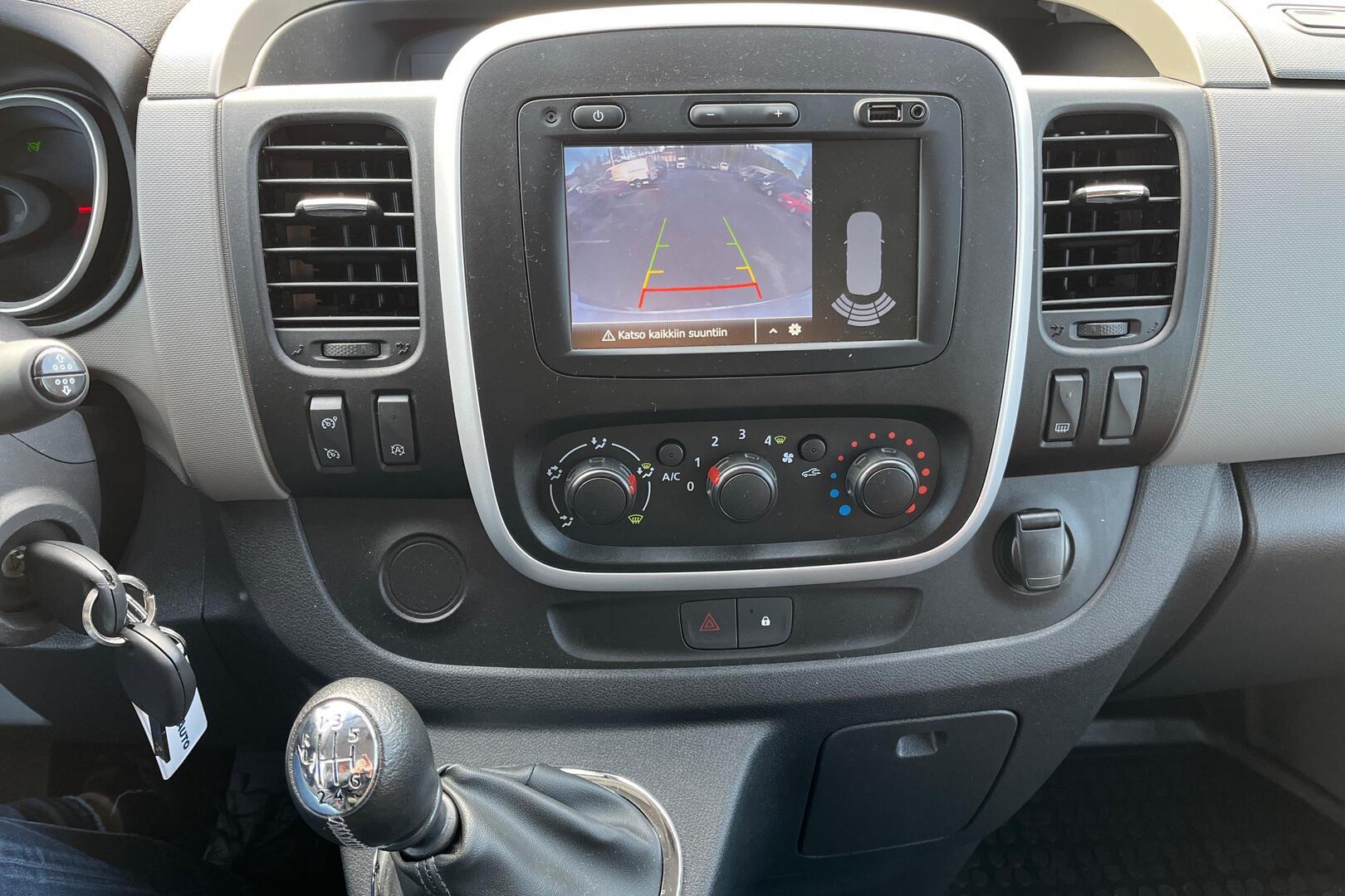 NISSAN NV300 2019