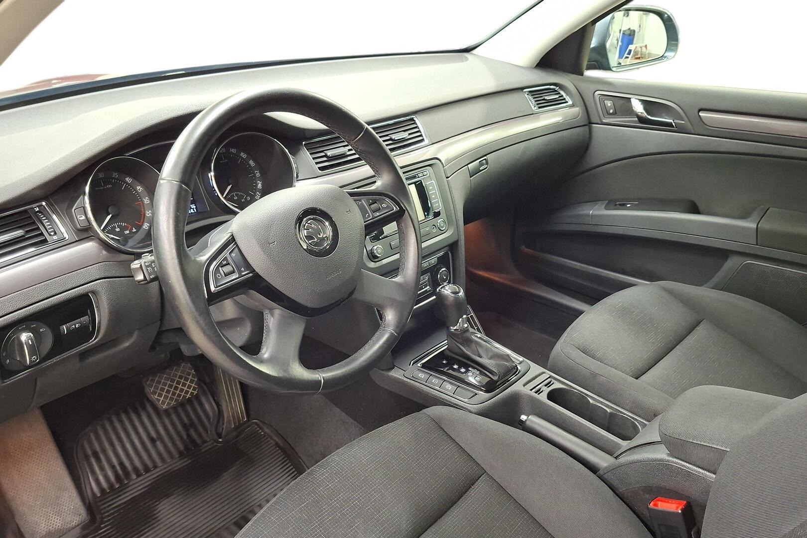 SKODA Superb 2015