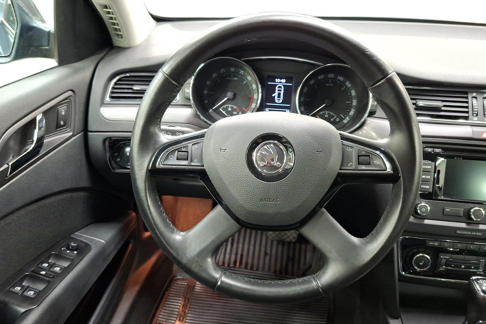 SKODA Superb 2015