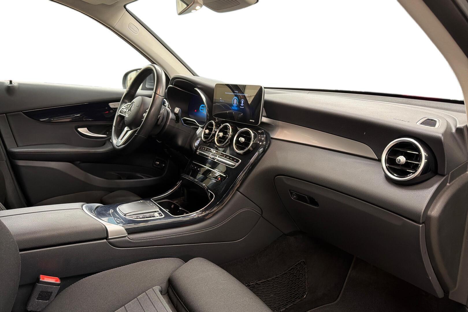 MERCEDES-BENZ GLC 17