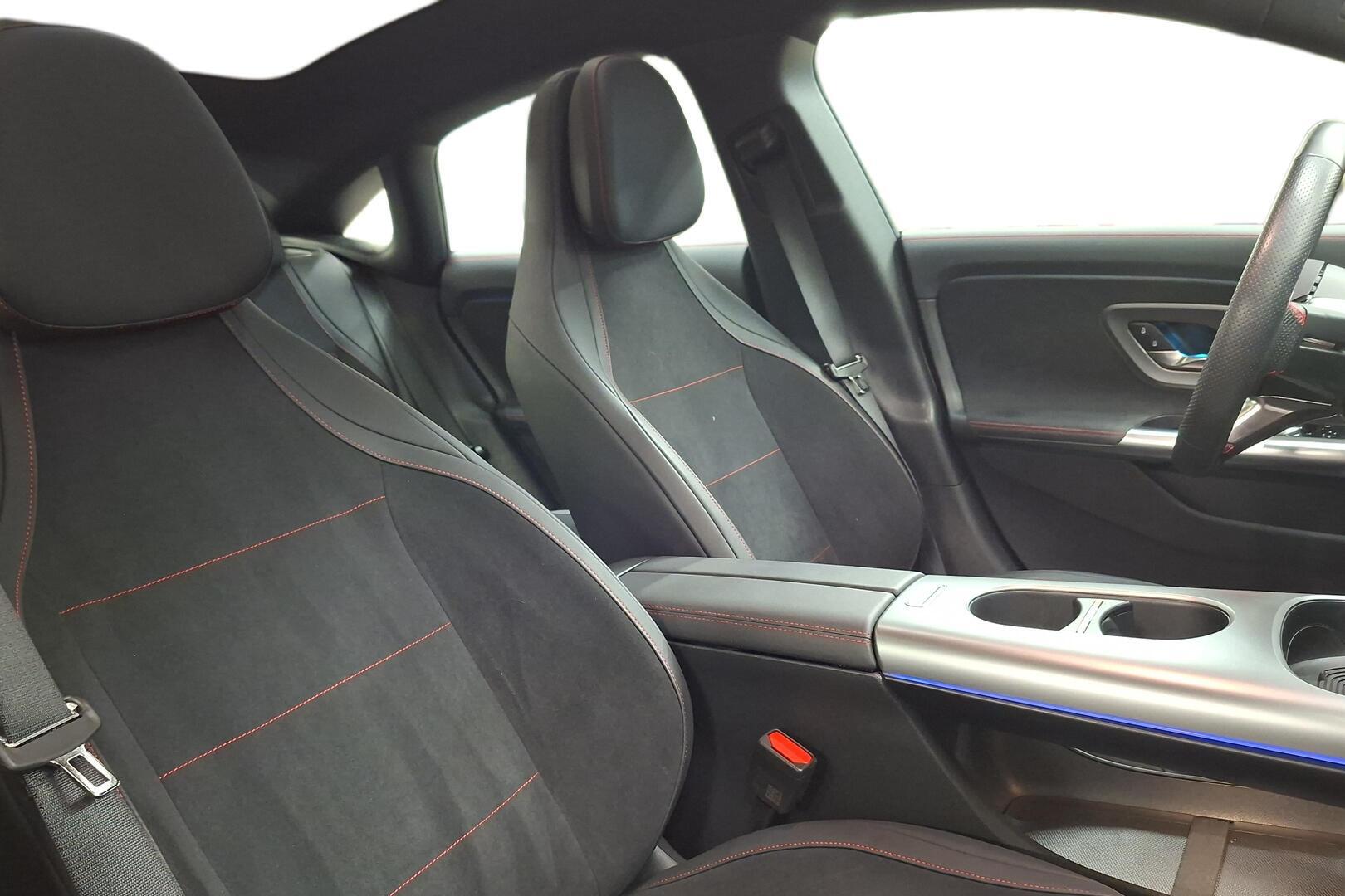 MERCEDES-BENZ CLA 2025