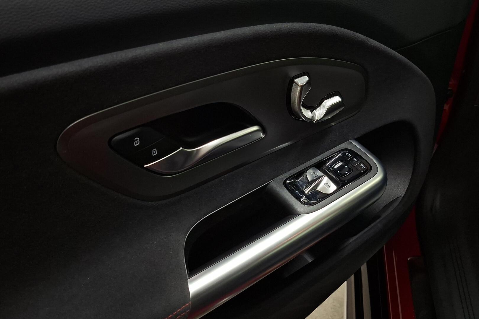MERCEDES-BENZ CLA 2025