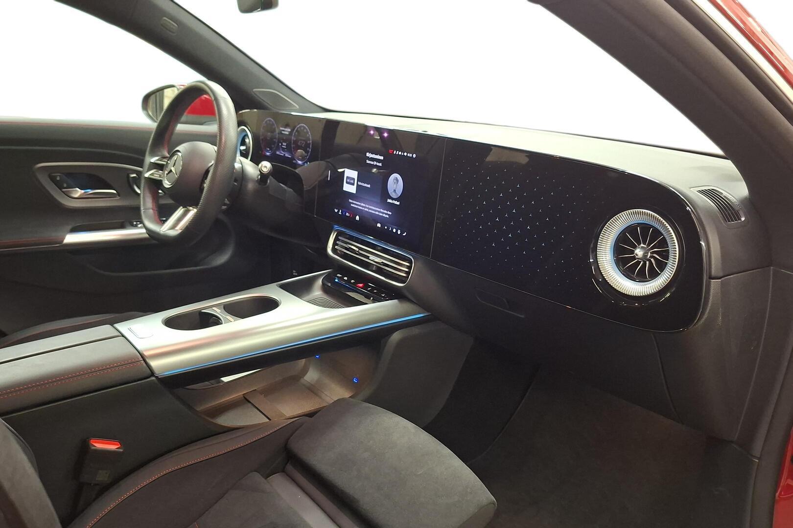 MERCEDES-BENZ CLA 2025