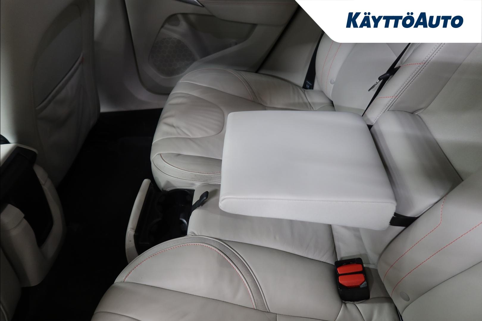 Volvo V40 Cross Country 2015