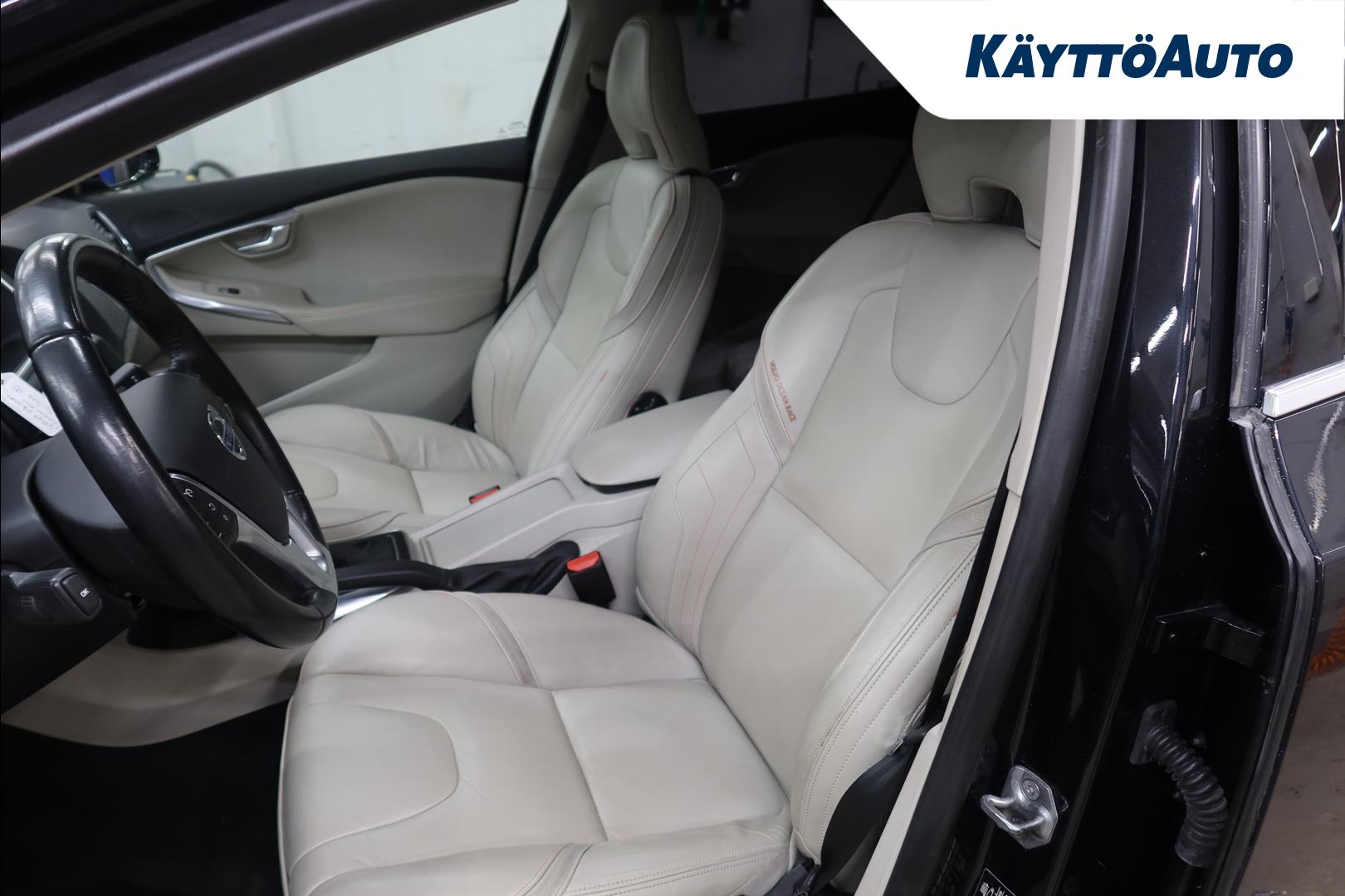 Volvo V40 Cross Country 2015