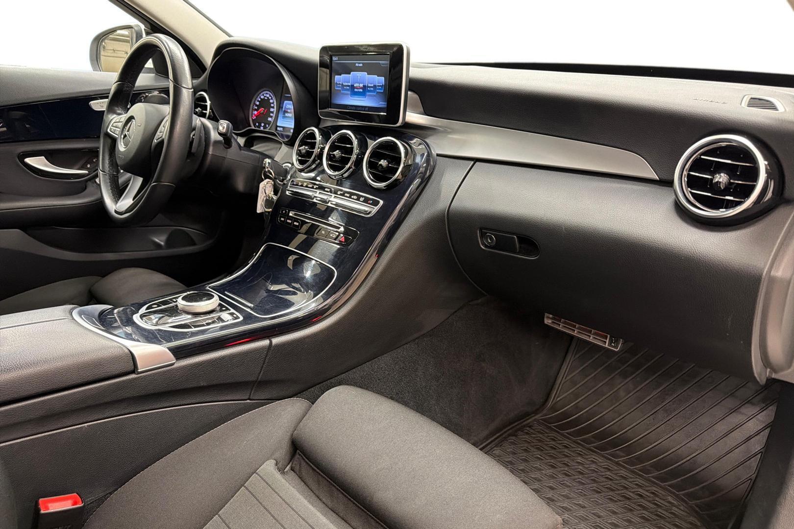 MERCEDES-BENZ C 14