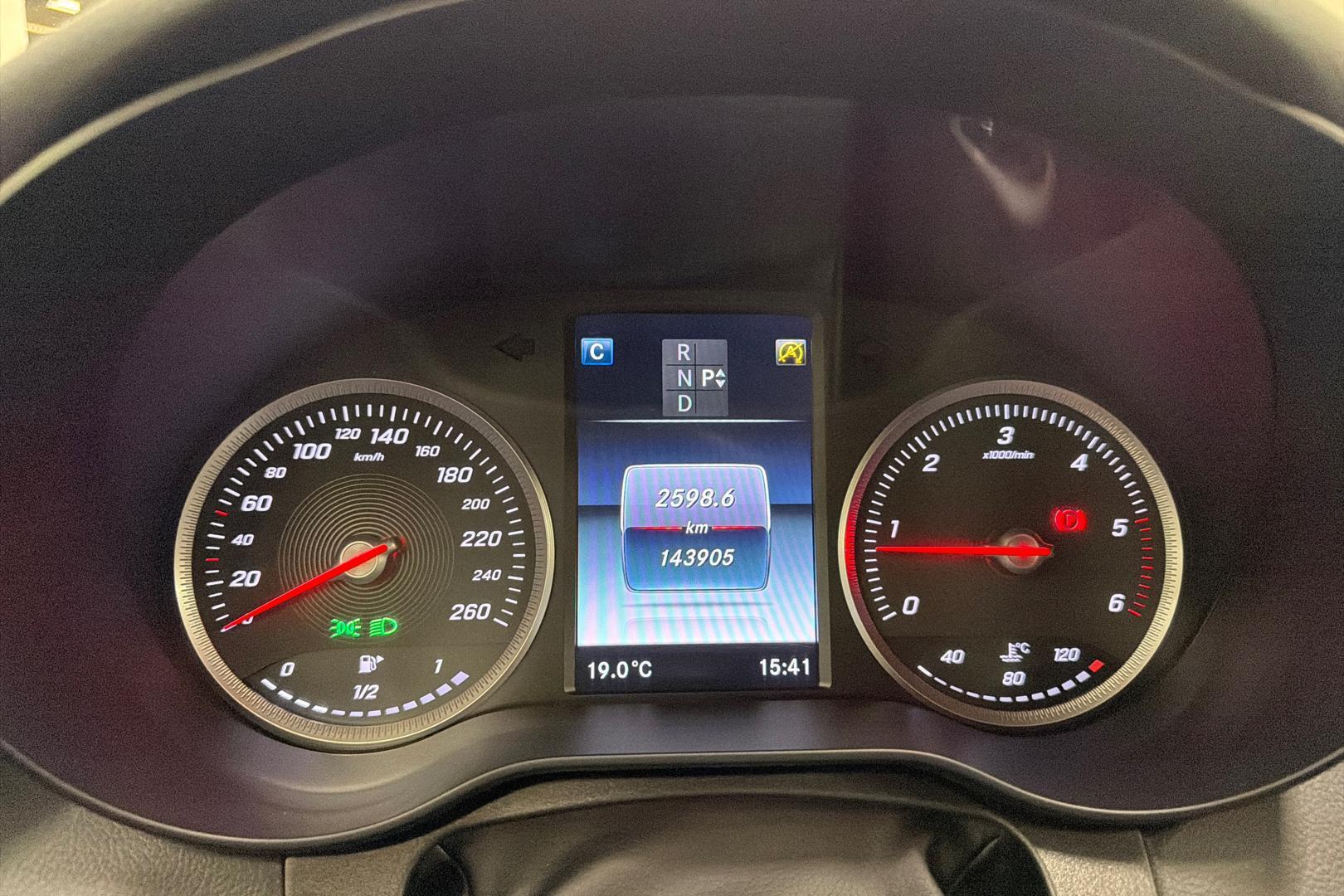 MERCEDES-BENZ C 15
