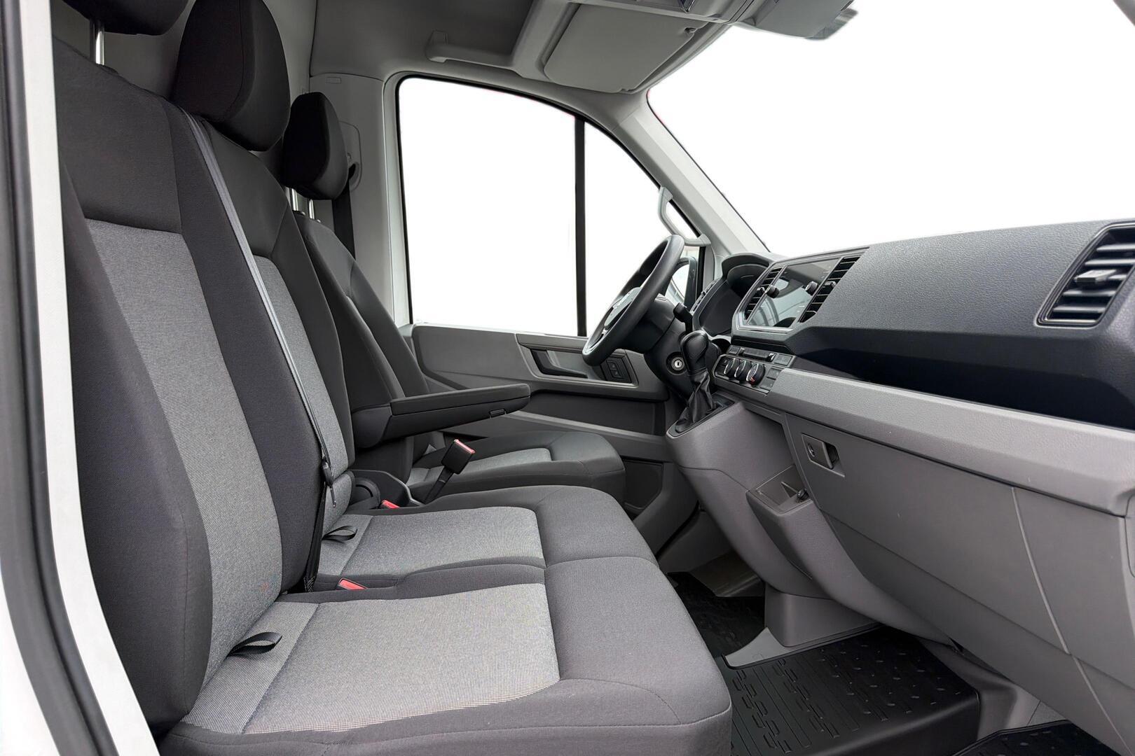 VOLKSWAGEN Crafter 10