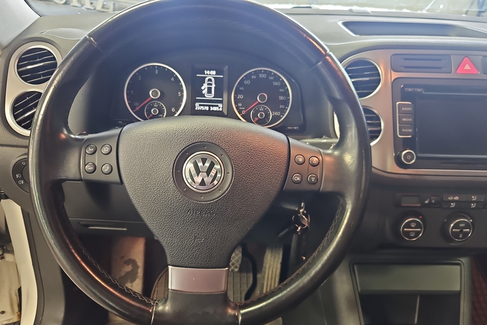 VOLKSWAGEN Tiguan 2009