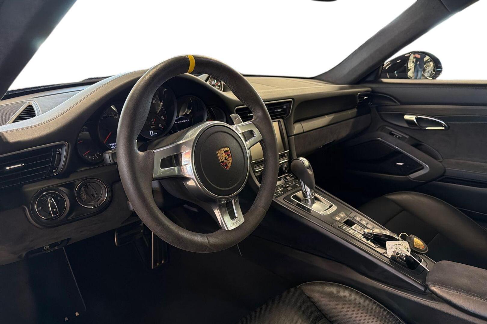 PORSCHE 911 2016