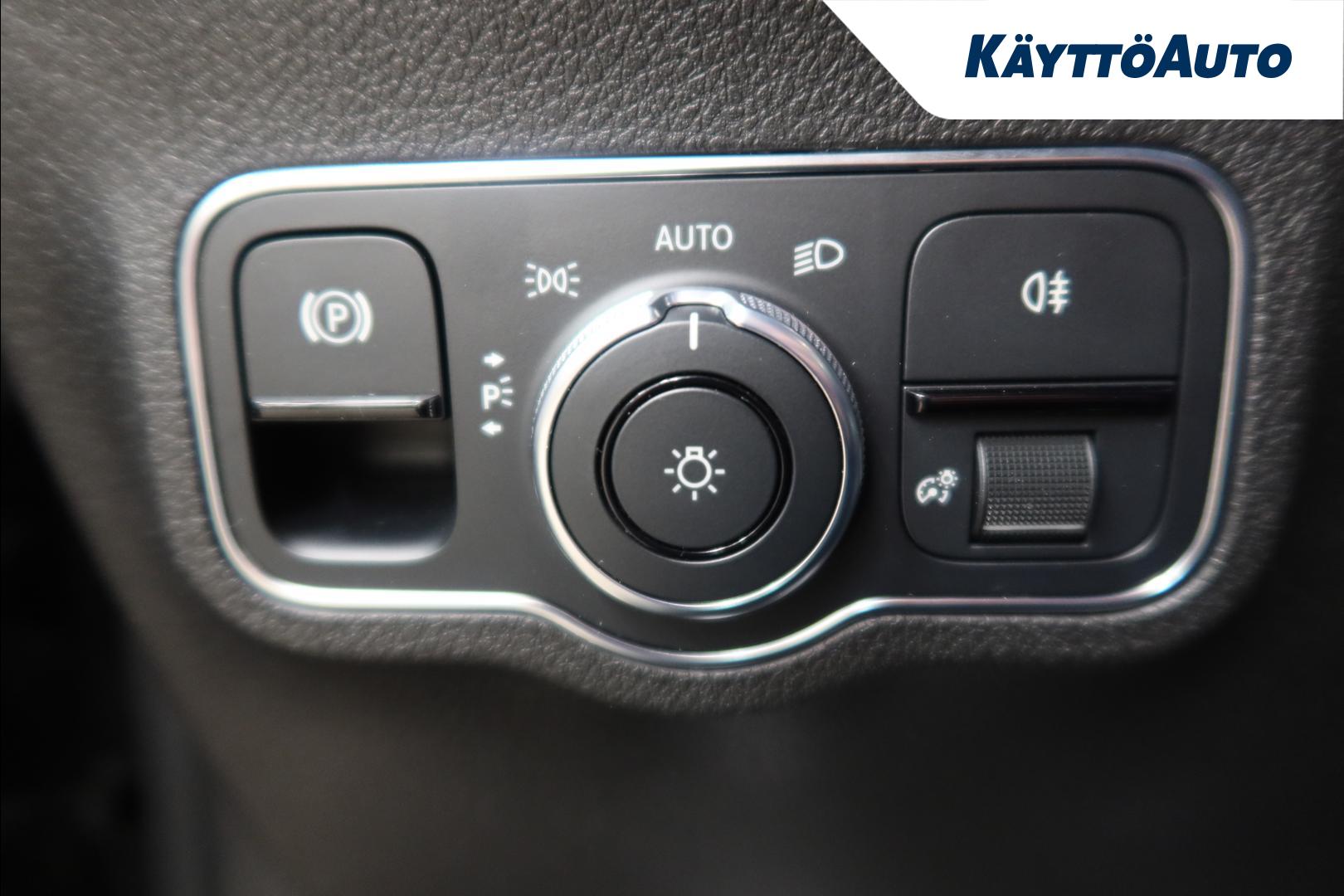 MERCEDES-BENZ GLB 2021