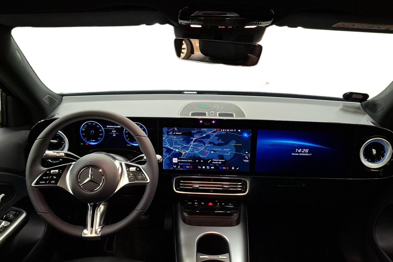 MERCEDES-BENZ GLB 2026