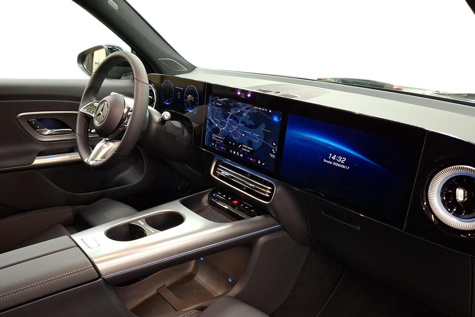MERCEDES-BENZ GLB 2026
