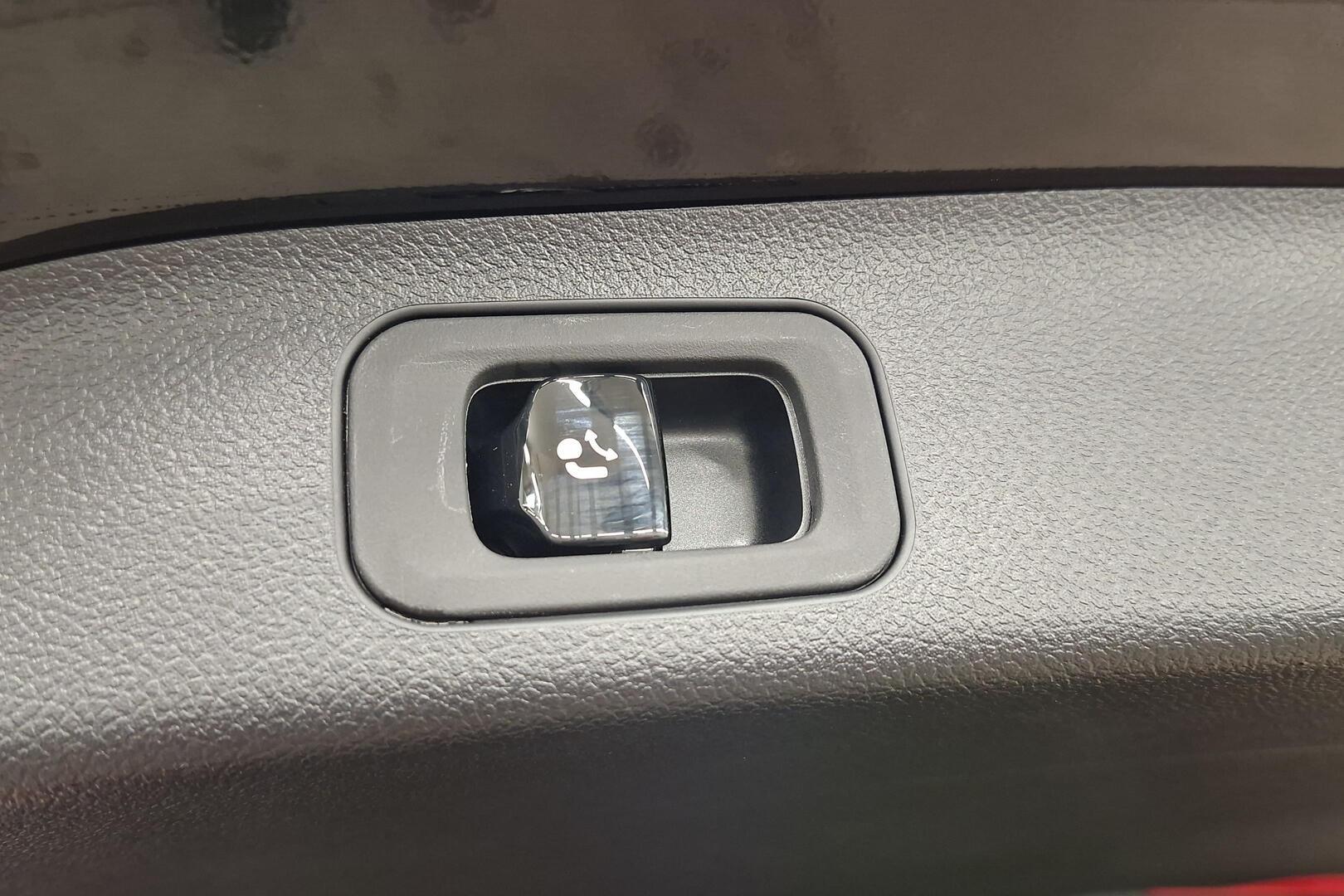 MERCEDES-BENZ GLB 2026