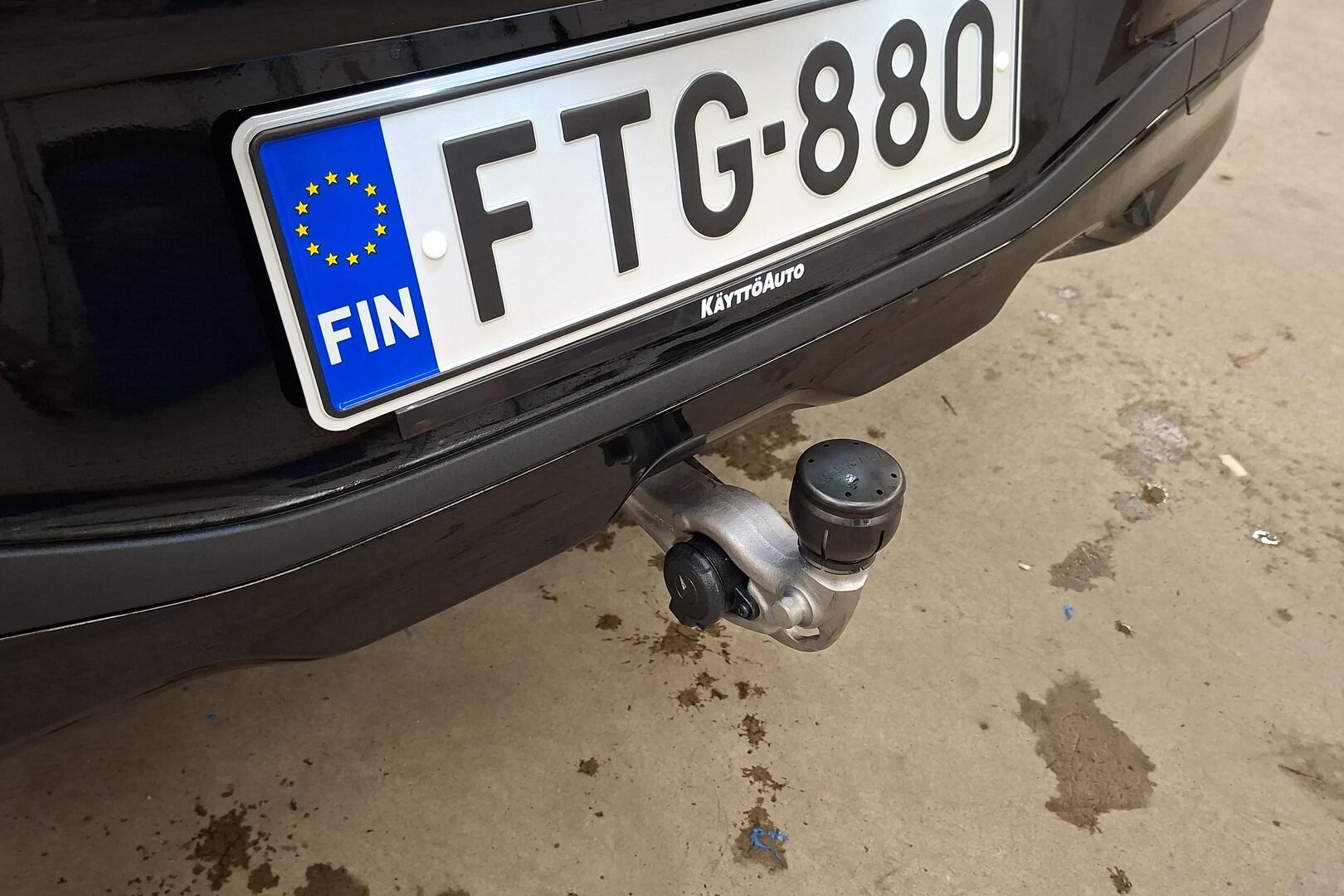 MERCEDES-BENZ GLB 2026