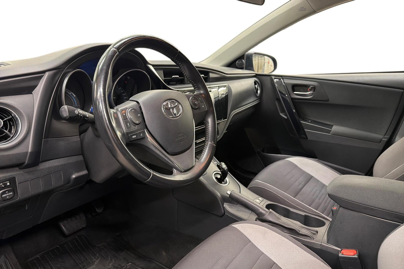 TOYOTA Auris 10