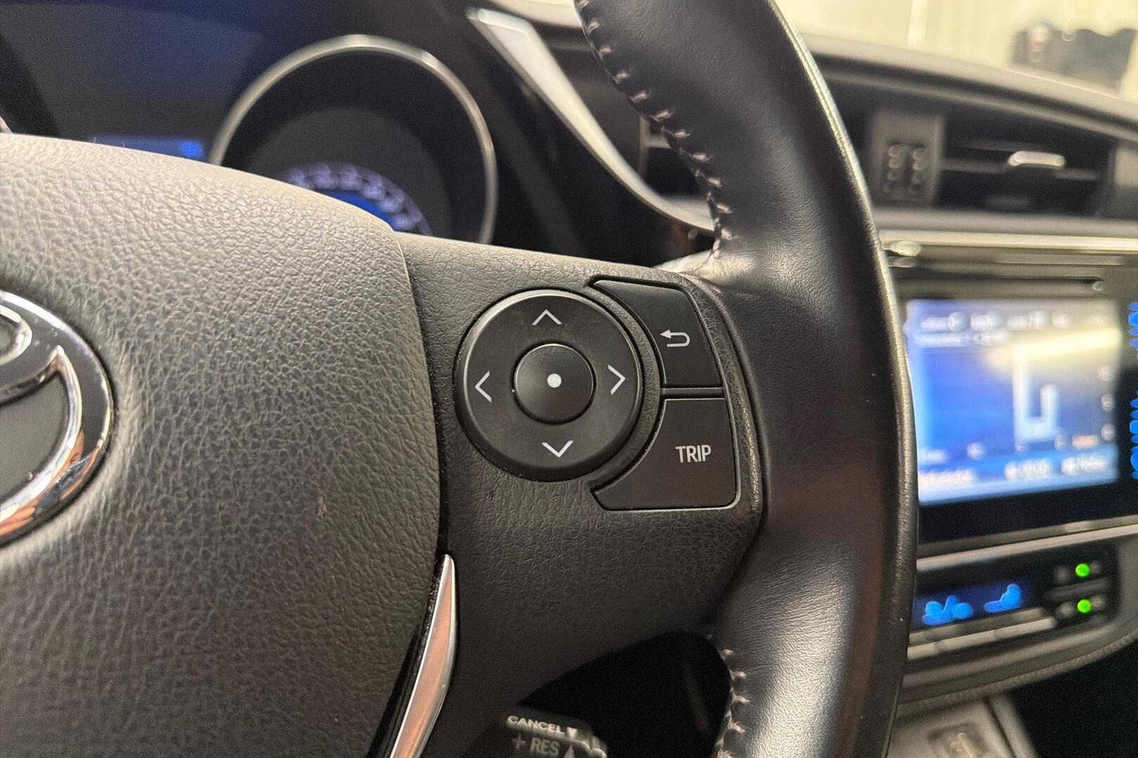 TOYOTA Auris 14