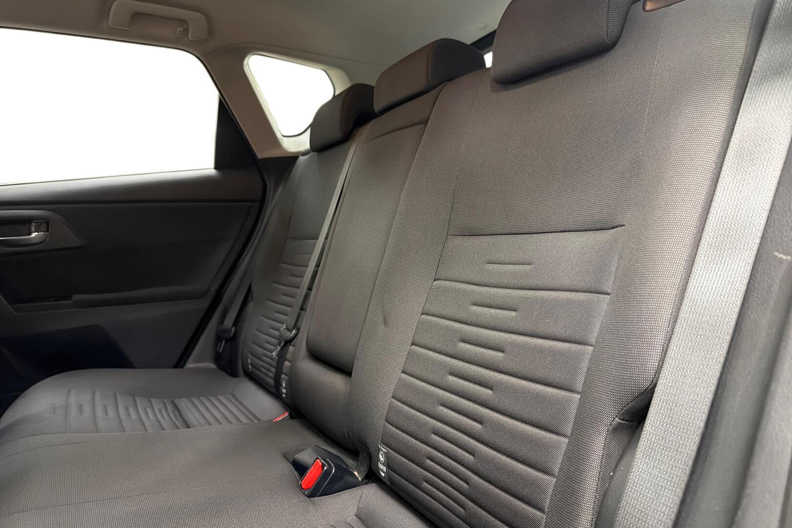 TOYOTA Auris 25