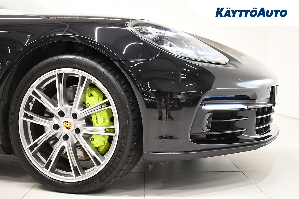PORSCHE Panamera 2019
