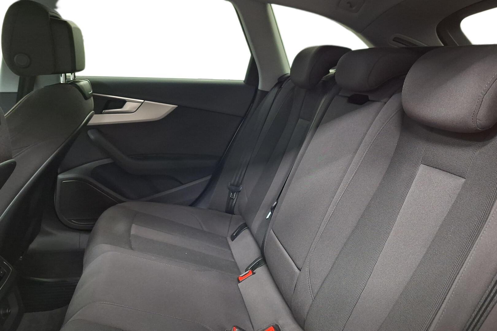 AUDI A4 25