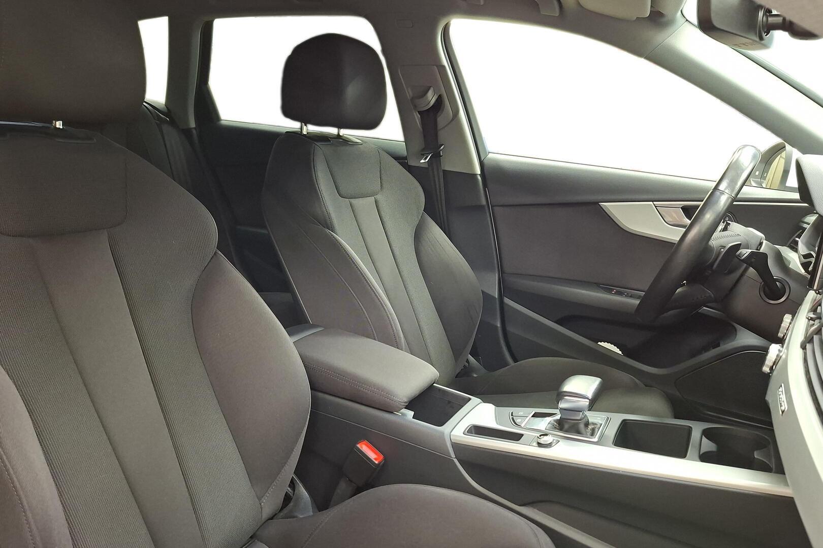 AUDI A4 28