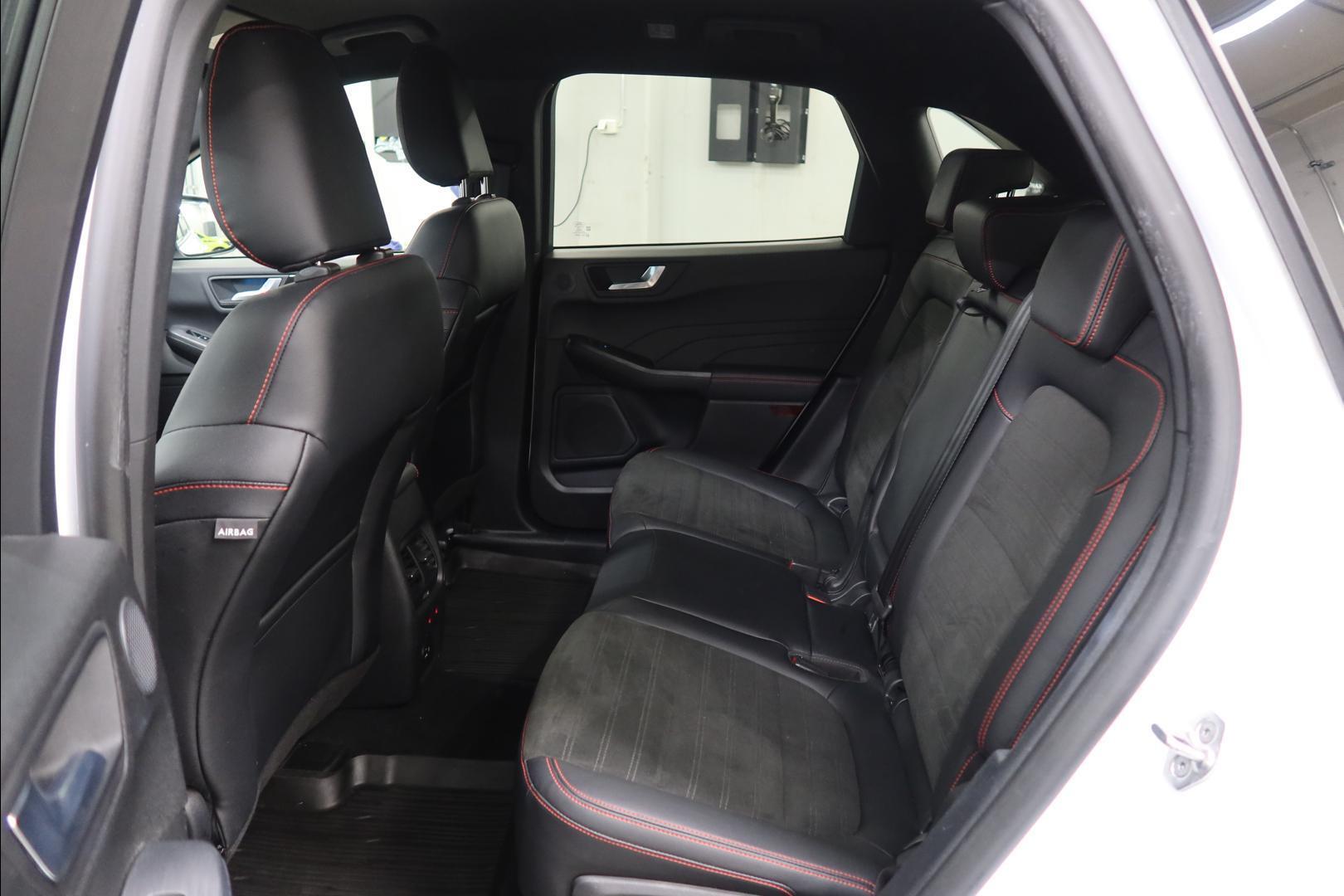 FORD Kuga 16