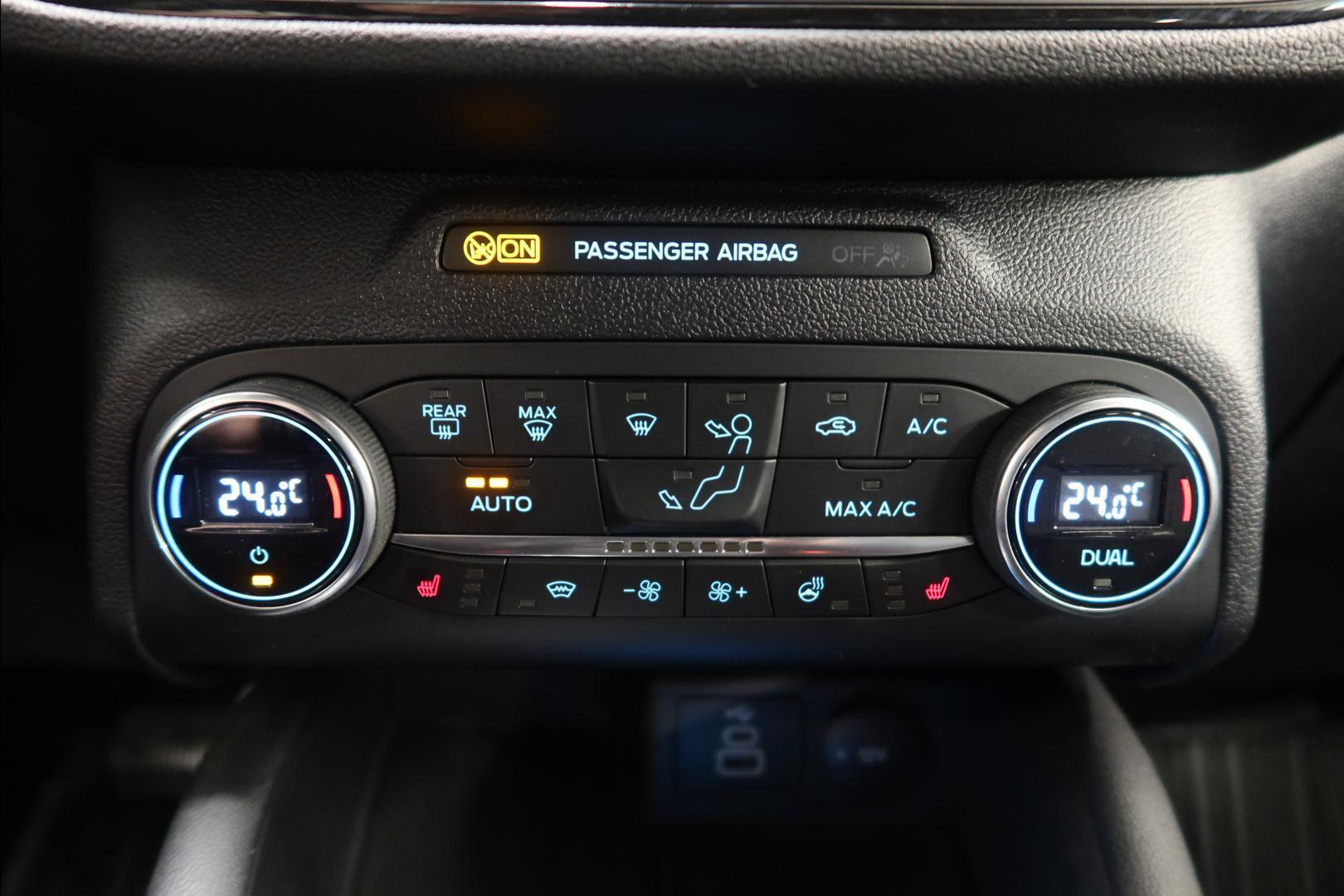 FORD Kuga 24