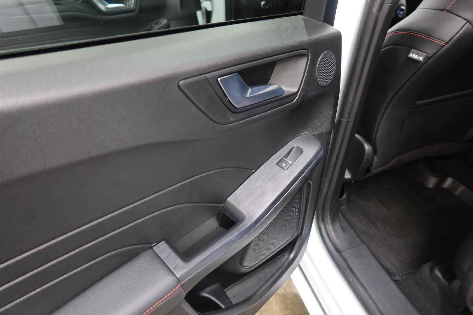 FORD Kuga 27