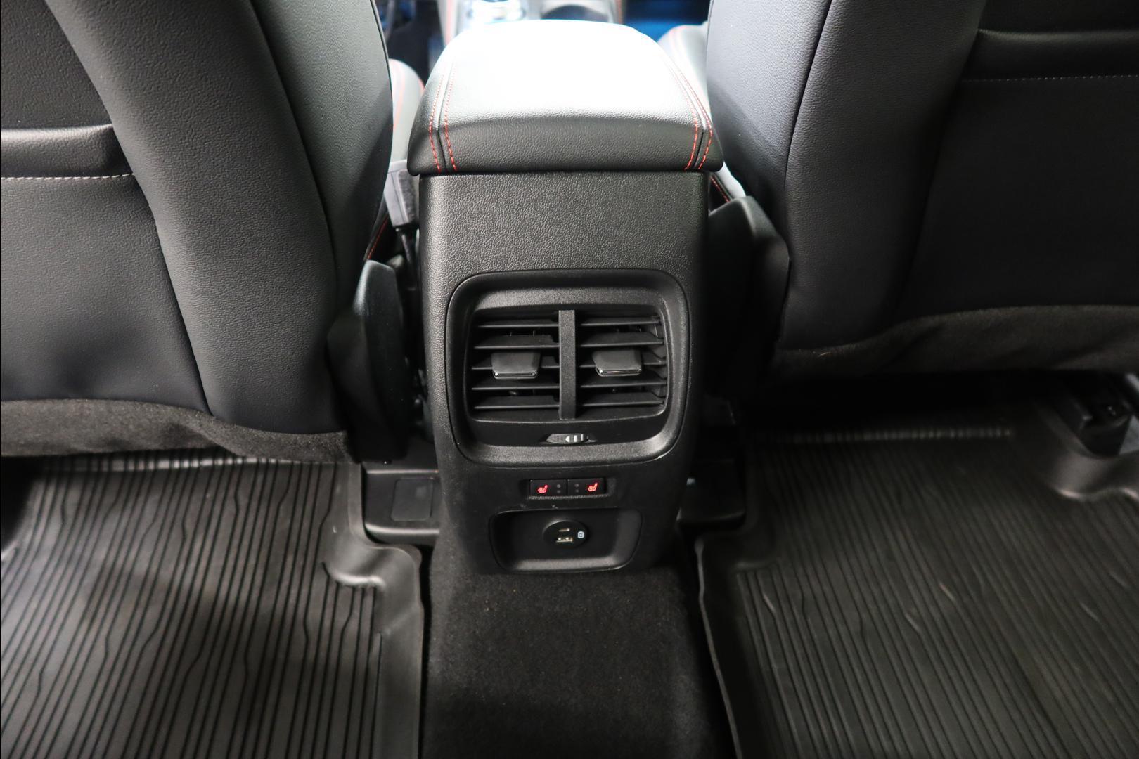 FORD Kuga 28