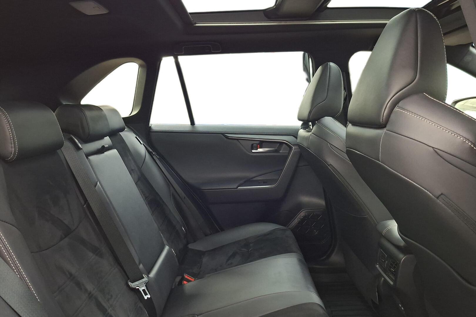TOYOTA RAV4 18