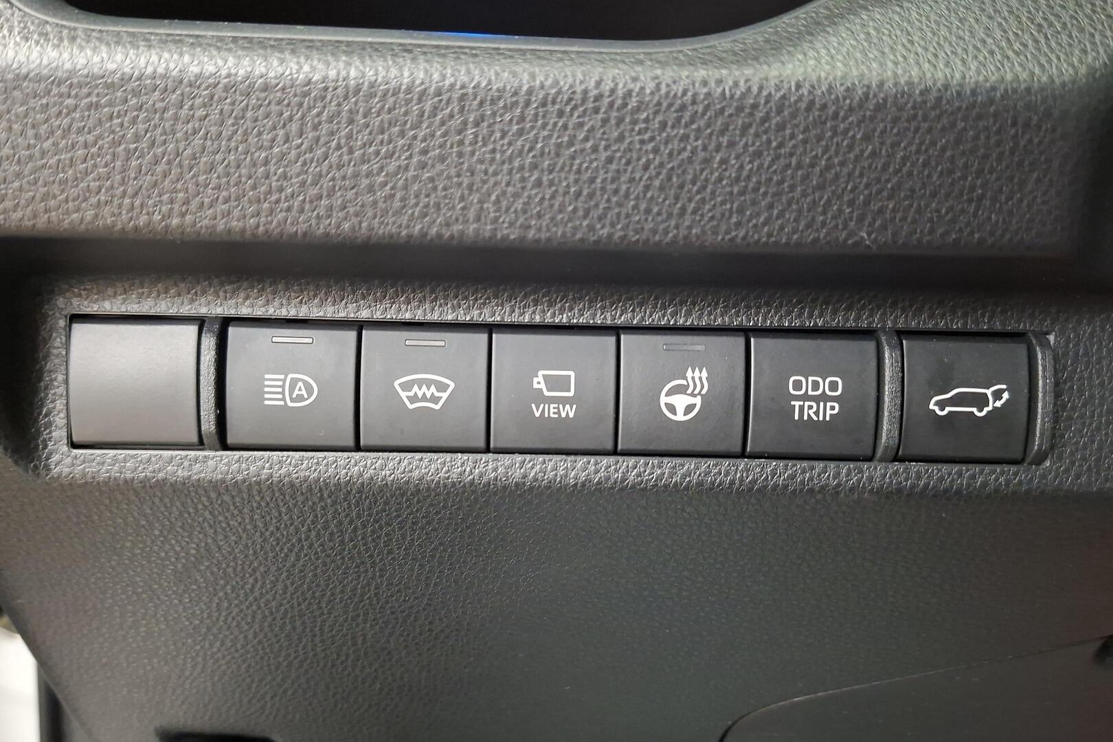 TOYOTA RAV4 29