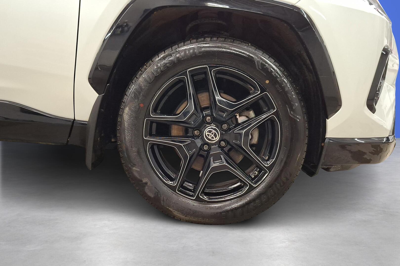 TOYOTA RAV4 9