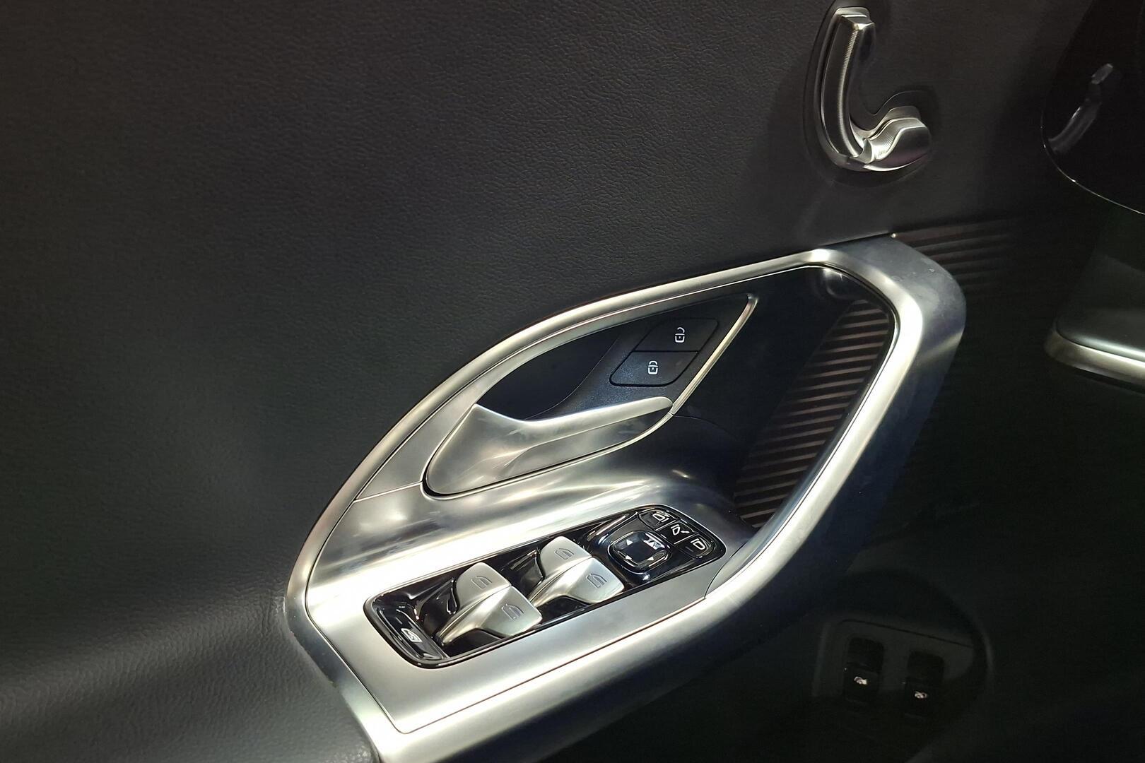 MERCEDES-BENZ C 2026