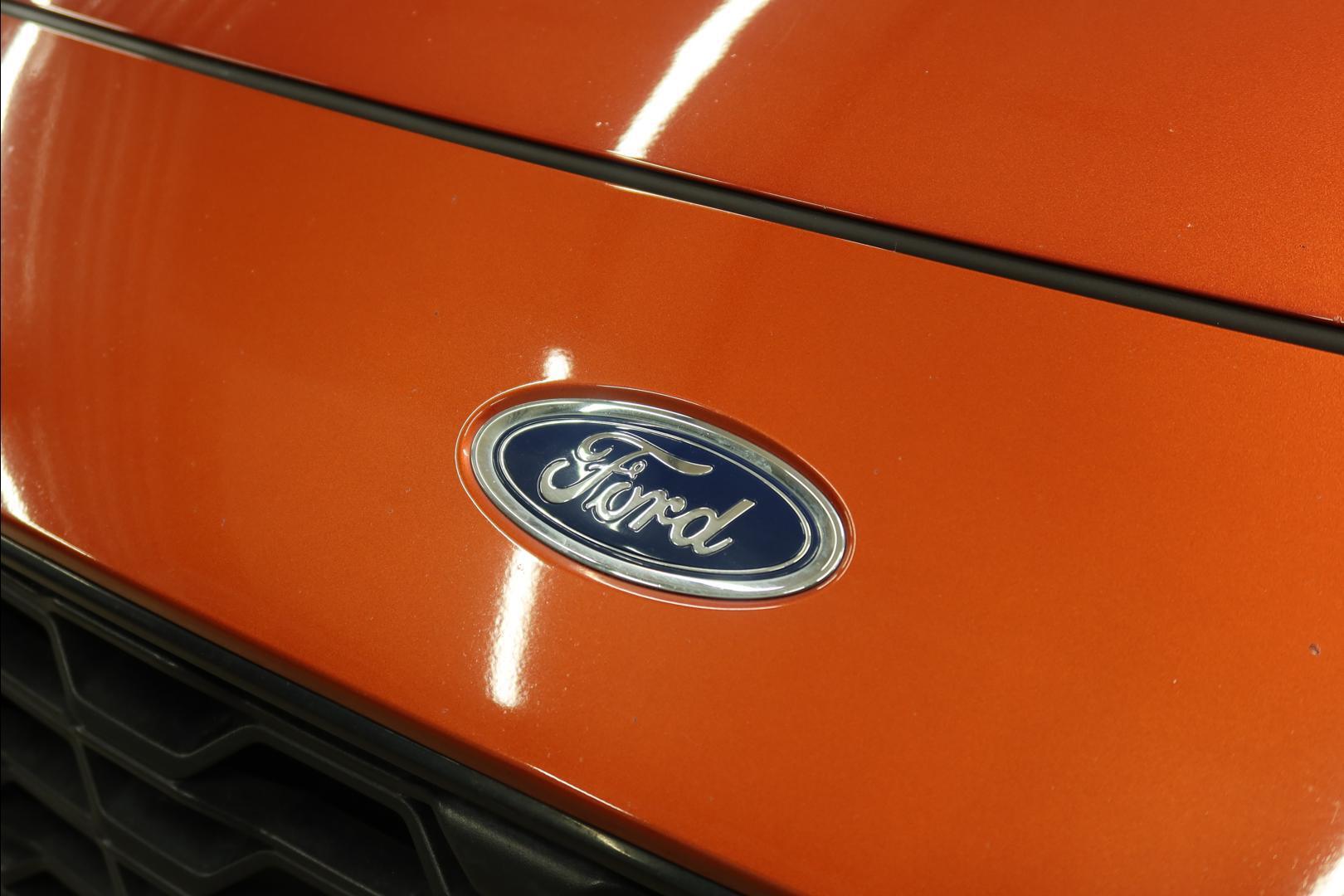 FORD Kuga 13